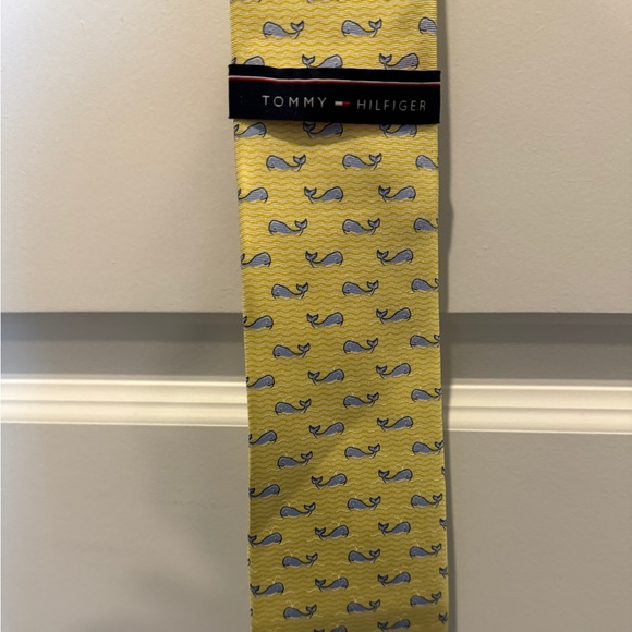 NWT Tommy Hilfiger Yellow Whale Print Tie - Picture 5 of 5
